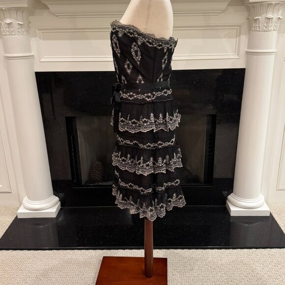 🖤 BCBGMAXAZRIA Black & White Embroidered Strapless Tiered Dress – Size 8 - Picture 6 of 13
